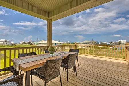 NEWLY BUILT DAUPHIN ISLAND HOME!! Отели в г. Дофин-Айленд