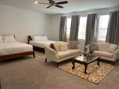 Charming Sequoia Vista - Beautiful brand new house  , just  25 min to Sequoia NP Hotels near Target
