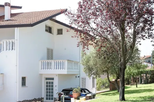 Bright 2 bedroom apartment in villa with pool and barbecue, 1km from the sea Hotels in Ortona