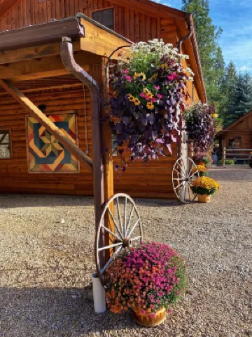 Horse Creek Ranch Luxurious Western Bunkhouse/Cabin