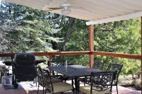 PAR-Four Paradise ~ with Golf Course Views & Your Escape to Yosemite