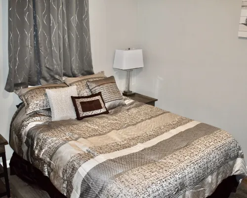 Family-Friendly 3BR Home near River & Bike Path! Close to downtown. ケロッグのホテル