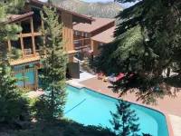 Ski In Out,  With Beautiful Views, Wall of Glass, ski to Canyon or Eagle Lodge