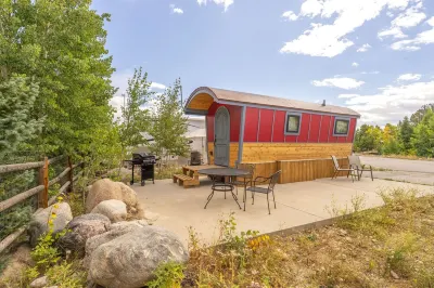 ☆ Magical Gypsy Wagon ☆ Unique Mountain Getaway Hotels near Alma Fire House & Mining Museum