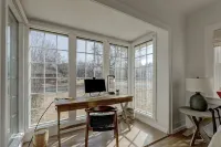 Beautiful & Bright - Walk to OU & the Mont - King Bed, 3 Bedrooms, Fresh Remodel