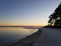 Sunrise Seaclusion at Summer Camp. Pet Friendly, Community Pool, Beach Access.