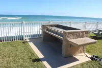 Direct Oceanfront Corner Condo-10 ft to Beach- Fabulous Views -Heated Pool