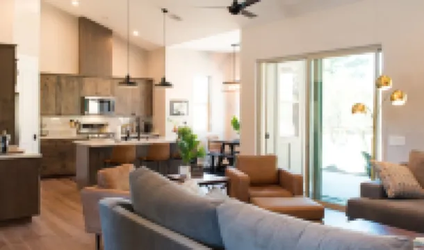 Custom 4bd Mountain & Golf Retreat, Sleeps 8,A/C, Close to All Key Attractions