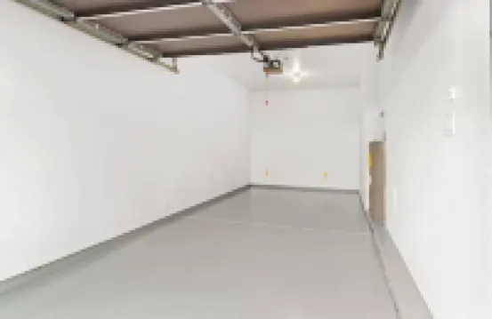 ~The Hidden Gem~ King Bed and Hot Tub!