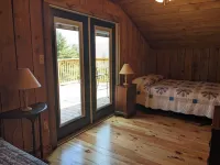 Cozy loft retreat w/Mountain Views in Mtn City near VA Creeper Trail & Damascus. 約翰遜縣酒店