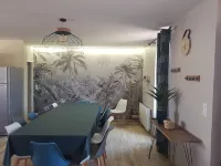 Very nice family home at the foot of the pedestrian street, adapted for disabled people.