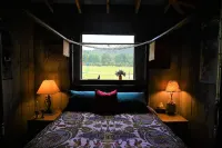 Scottland Yard Farm's - Upscale Rustic Garden House