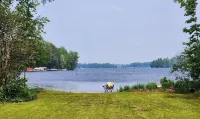 Cozy cabin just steps away from Upper Post Lake.  Pet friendly with a small fee!