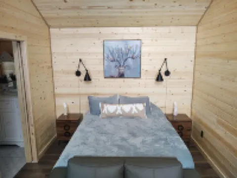 Cozy cottage next to St Regis River and Hiawatha trail system