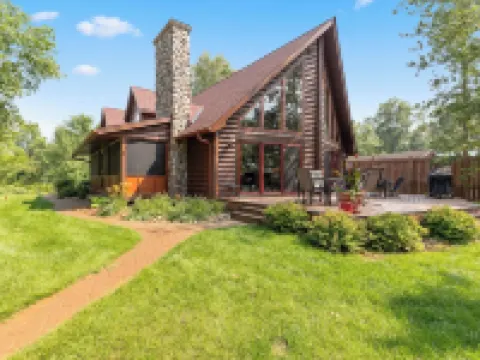 Beautiful 5-bedroom house in Enchanting Crosslake -Pontoon Incl with 7 day stay! Hotels in Crosslake