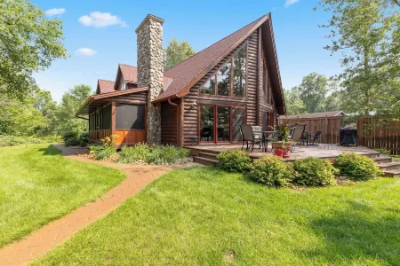 Beautiful 5-bedroom house in Enchanting Crosslake -Pontoon Incl with 7 day stay!