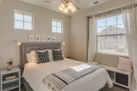 Desert Family Fun! Resort Pool+ 2 Huge Family Rooms, AirHockey, Scooters Hotels near Heritage Park