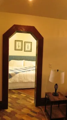 The Stone room Suite #11, sleeps 5 guest Hotels in 