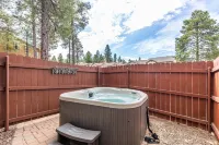 Mountain View with Hot Tub/AC nestled in the pines