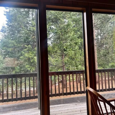 Mountain cabin with fireplace. Minutes away from Shaver Lake and China Peak.