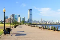 2BR Apartment in Historic Brownstone, 7 Min Train to NYC, Downtown Jersey City