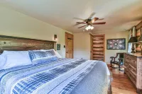Classic Log Cabin 15 minutes to downtown Asheville-fire pit, pond, fireplace