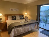 Perfect location-walk to attractions-Heated pool-walk to restaurants