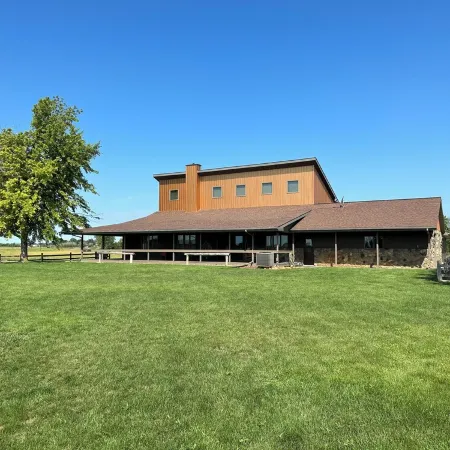 7 Bedroom Country Lodge Close to Town - Rooster Roost Ranch Lodge
