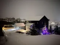 Get Away to White Salmon; Hot Tub, Pickle-Ball, Basketball, Fitness Room & More! - WiFi