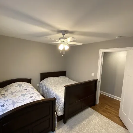 Luxury Multi Floor Single Family with Roof Deck & Hot Tub 4/5 Bedrooms 3.5 Baths