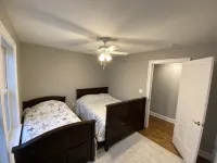 Luxury Multi Floor Single Family with Roof Deck & Hot Tub 4/5 Bedrooms 3.5 Baths