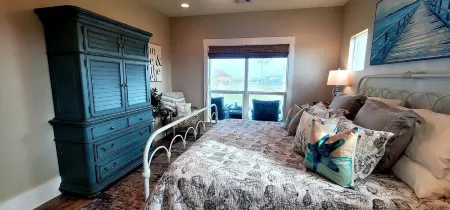 Cheerful Cottage with Breathtaking Views of the Gulf