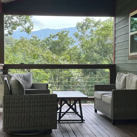 New Built cozy cabin Peaceful Side, Townsend, TN, Laurel Valley,  no steep roads