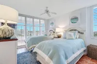 Spectacular penthouse end unit!