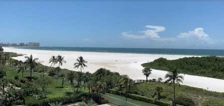 Have Yourself a Tropical Vacation on the Gulf of America in Marco Island Florida