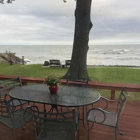 Spacious Lakefront Home with Amazing View