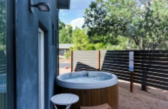 Hot Tub, Heated Pool, King Bed, Trails @ Hangar House by StargazerSedona