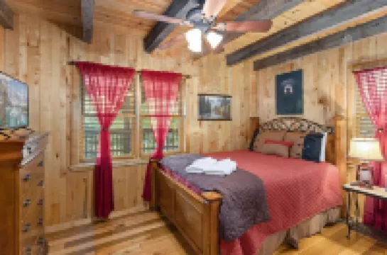 Near Linville Gorge & Ski Resorts (sleeps 8)