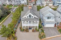 VERY BEAUTIFUL, CUSTOM DESIGNED-CREATED-BUILT LUXURY HOME!!!! PRIVATE BEACH!!!! Hotels near Gold Fever