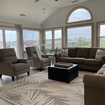 Spacious, Bright, & Airy Home - 100 steps to beach