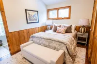 Riverfront House With Dock Sleeps 8 Hotels in der Nähe von Fort Frederica National Monument