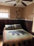 Memory Maker Cabin w private lakeside dock - 10 miles from Lake George
