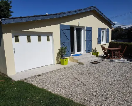 800M from the sea, renovated gite 阿貢庫坦維爾酒店