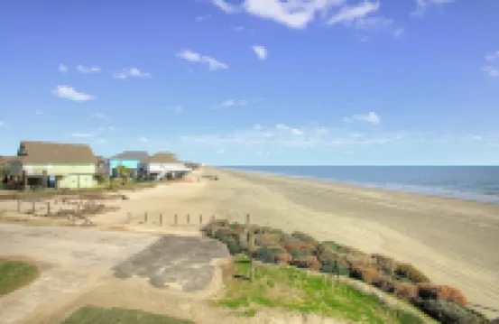 Literally on beach, unobstructed ocean view