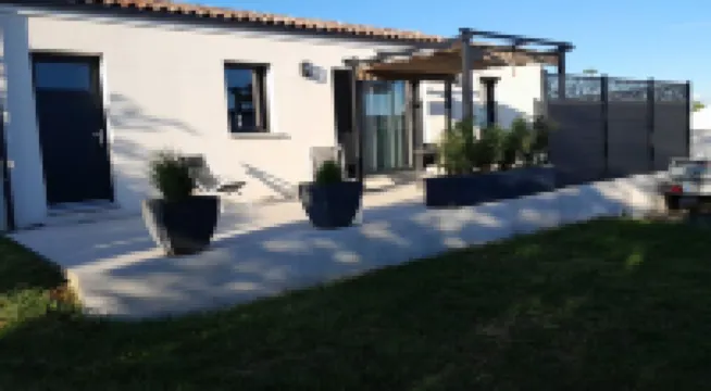 Petite Villa Neuve Toute Équipée Proche du Centre Ville de Longeville sur Mer Hotels in Longeville-Sur-Mer