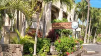 Right On the Water, Stunning Ocean views and Sunsets, AC, Elevator, Pool Rancho Aloha 주변 호텔