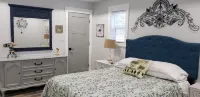 Edgewater Pirates Den Beautiful Water Front. 1 bedroom, bath, Water front fun