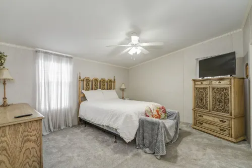 3 bed/2 bath home +office w/ futon with community boat ramp & dock to Weiss Lake