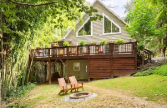 Gather in This Spacious Home with Games and a Fire Pit - Perfect for Families