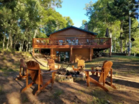 Log Home on Leader Lake- Quiet and Beautiful Sand Bottom Lake, Swim Fish Paddle